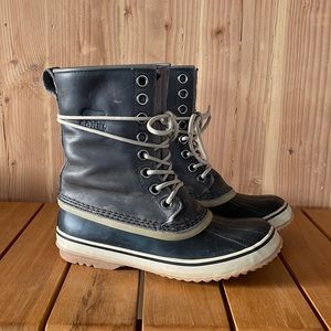 Sorel Boots in Navy Cream Waterproof Insulated Size 7